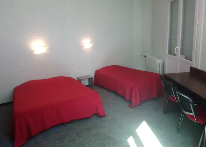 莫里哀酒店 酒店 *